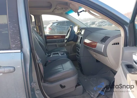 2009 Chrysler Town & Country Touring z USA, uszkodzony, nr VIN 2A8HR54199R512649